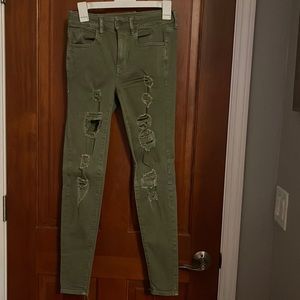 Women’s American eagle ripped jeans